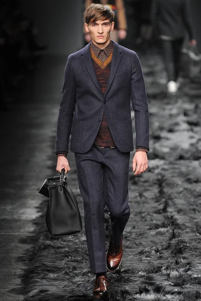 Look 9
